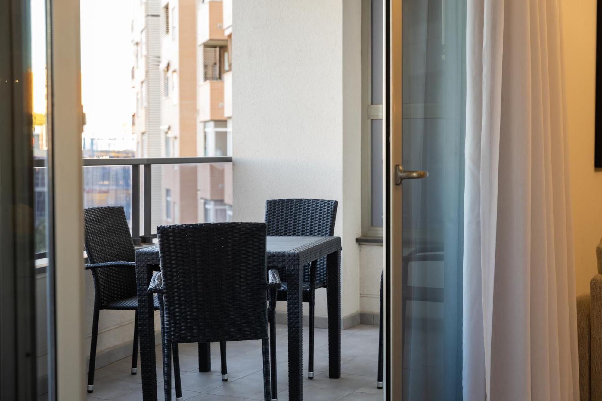 Guillman Suites Аликанте Экстерьер фото