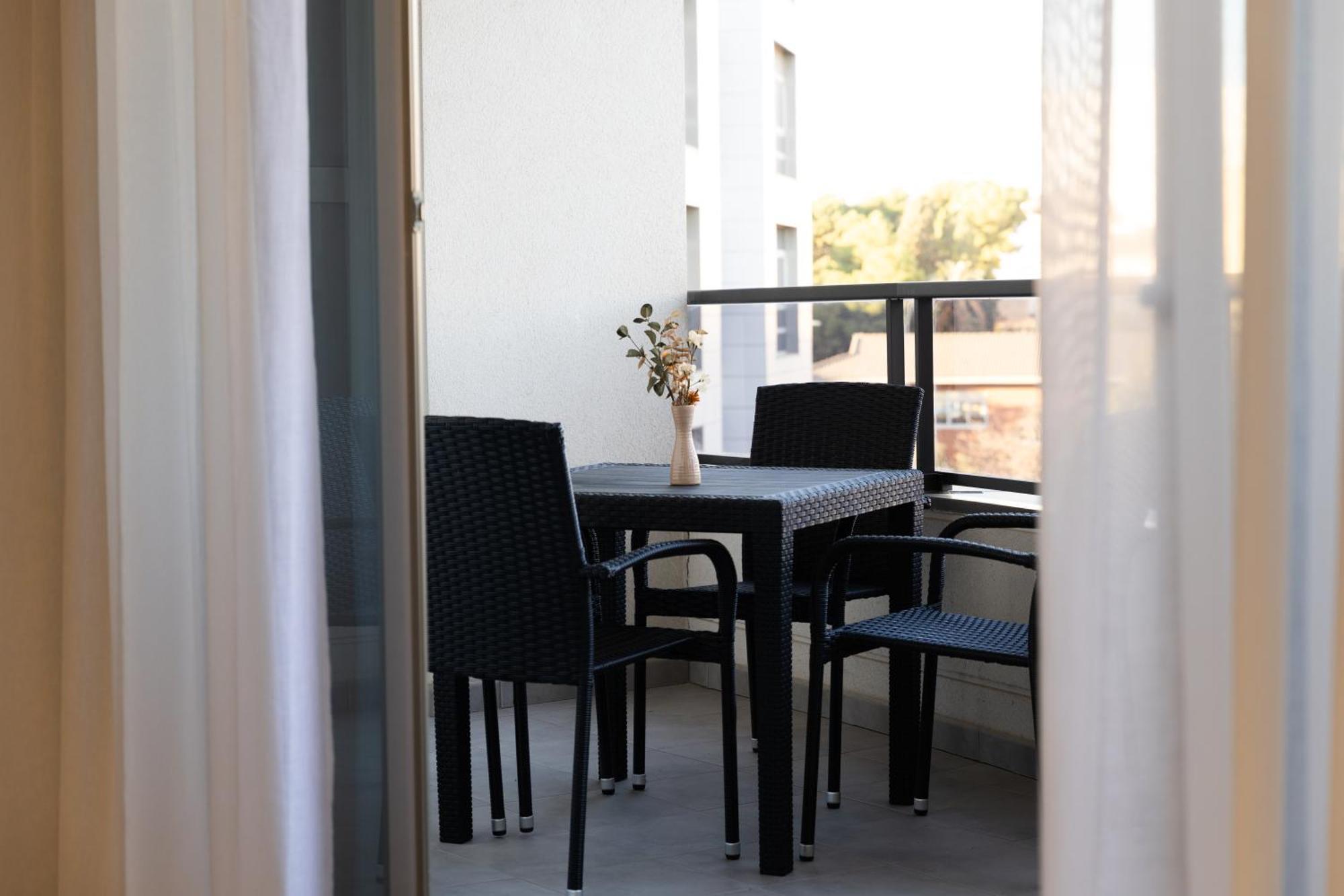 Guillman Suites Аликанте Экстерьер фото